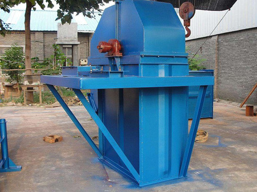 TD型(xíng)鬥式提升機